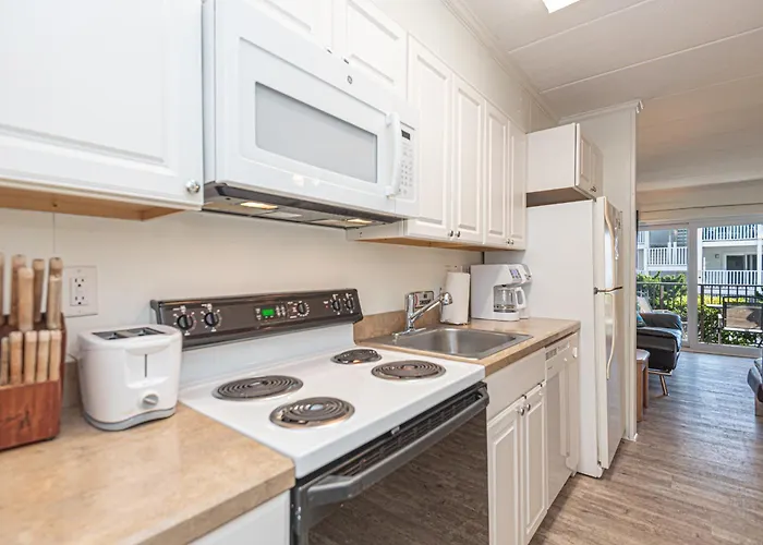 Ocean Block Retreat Sleeps 6! Holiday home