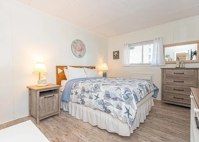 Ocean Block Retreat Sleeps 6!