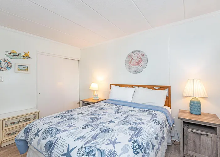 Holiday home Ocean Block Retreat Sleeps 6! *
